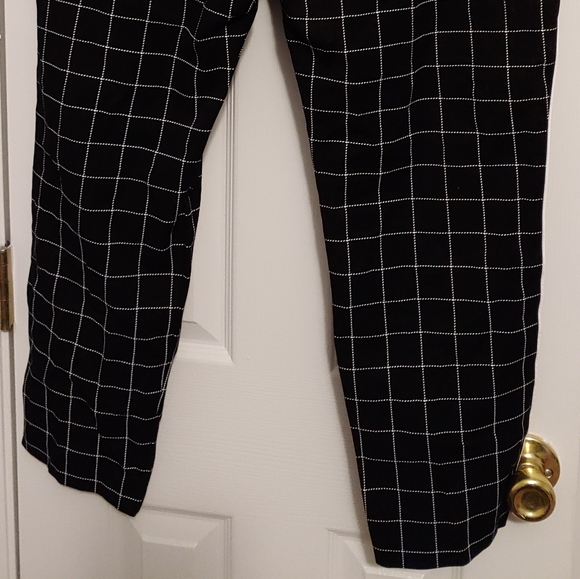 Capri pants - Picture 2 of 4